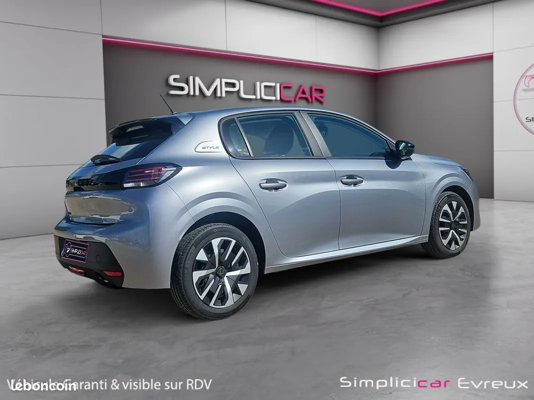 Peugeot 208 2025 photo 3