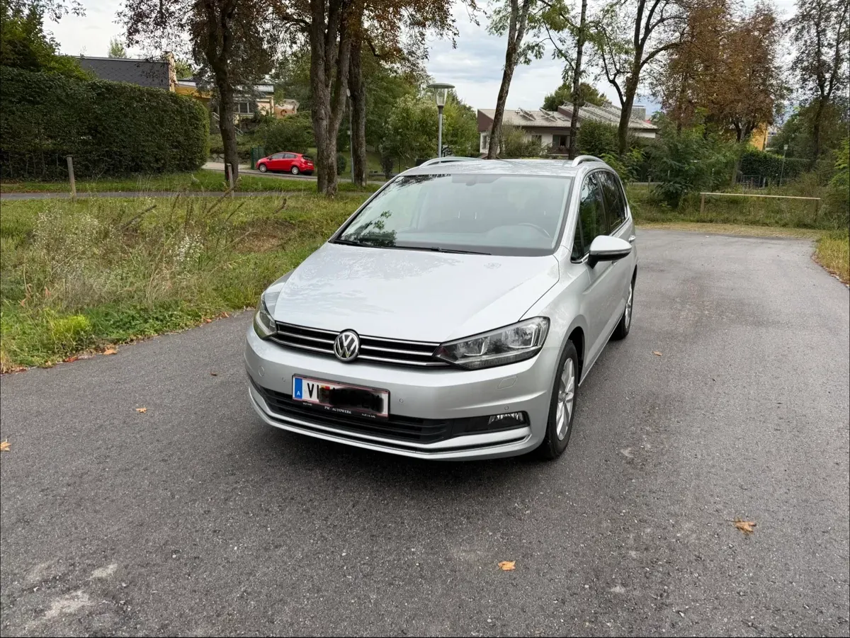 Volkswagen Touran 2019 photo 2