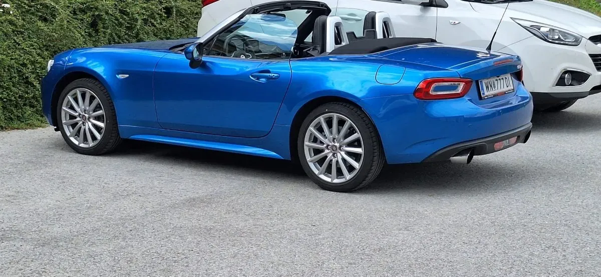 Fiat 124 Spider 2019 photo 2