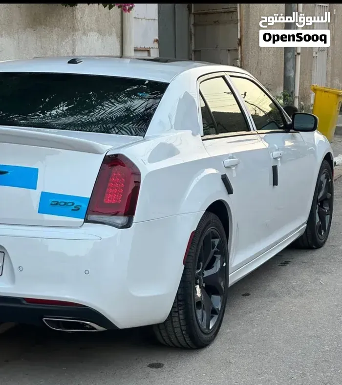 Chrysler 300 2023 photo 4