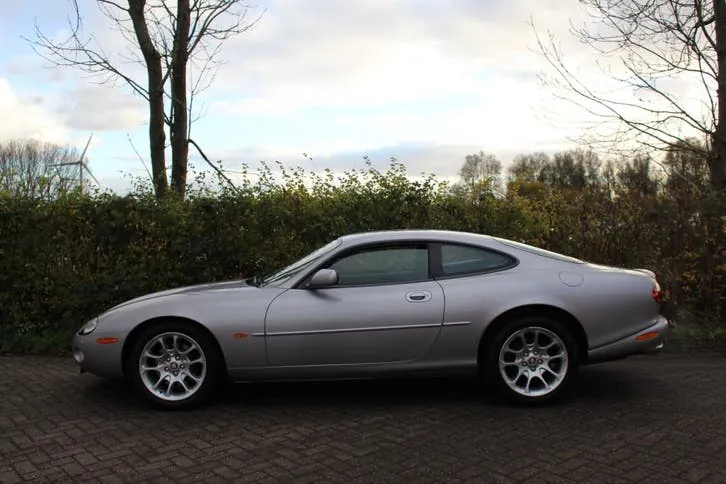 Jaguar Xkr 2001 photo 2
