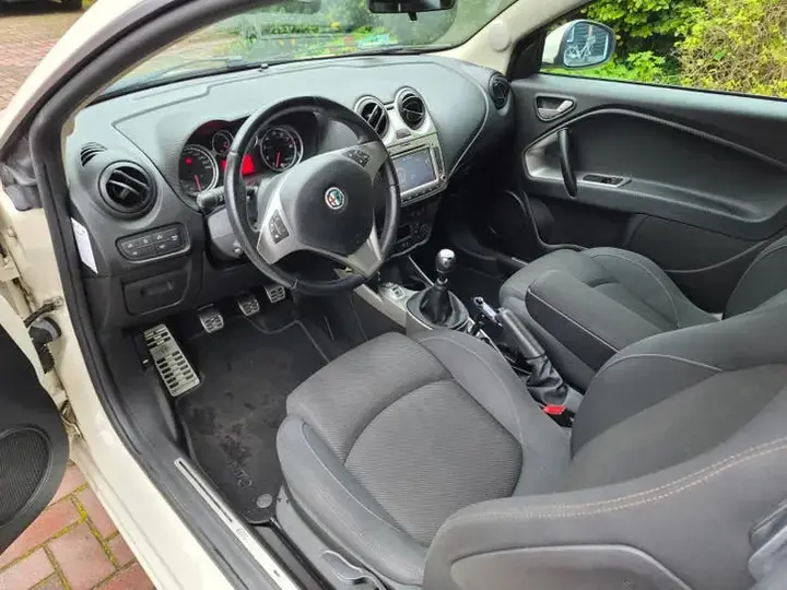 Alfa Romeo Mito 2012 photo 3