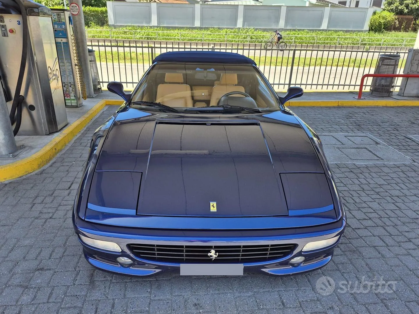 Ferrari F355 1998 photo 3