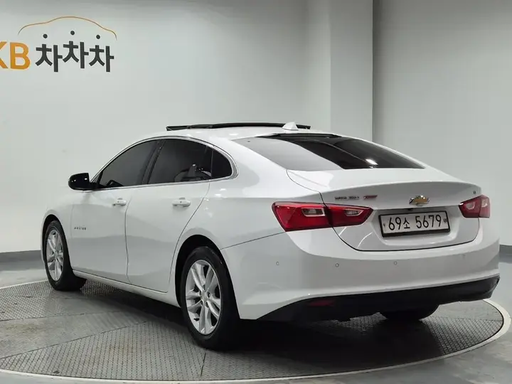 Chevrolet Malibu 2017 photo 2