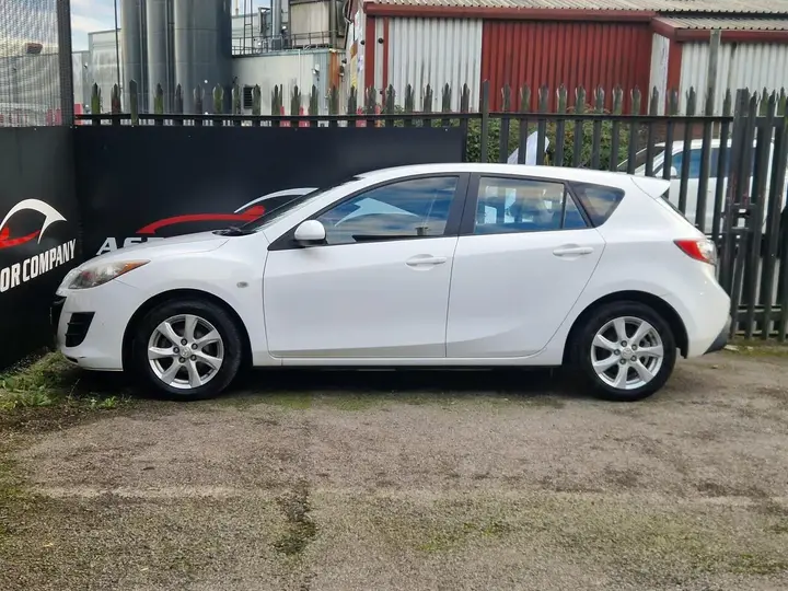 Mazda Mazda3 2010 photo 4