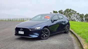 Mazda 3 2019 photo 2