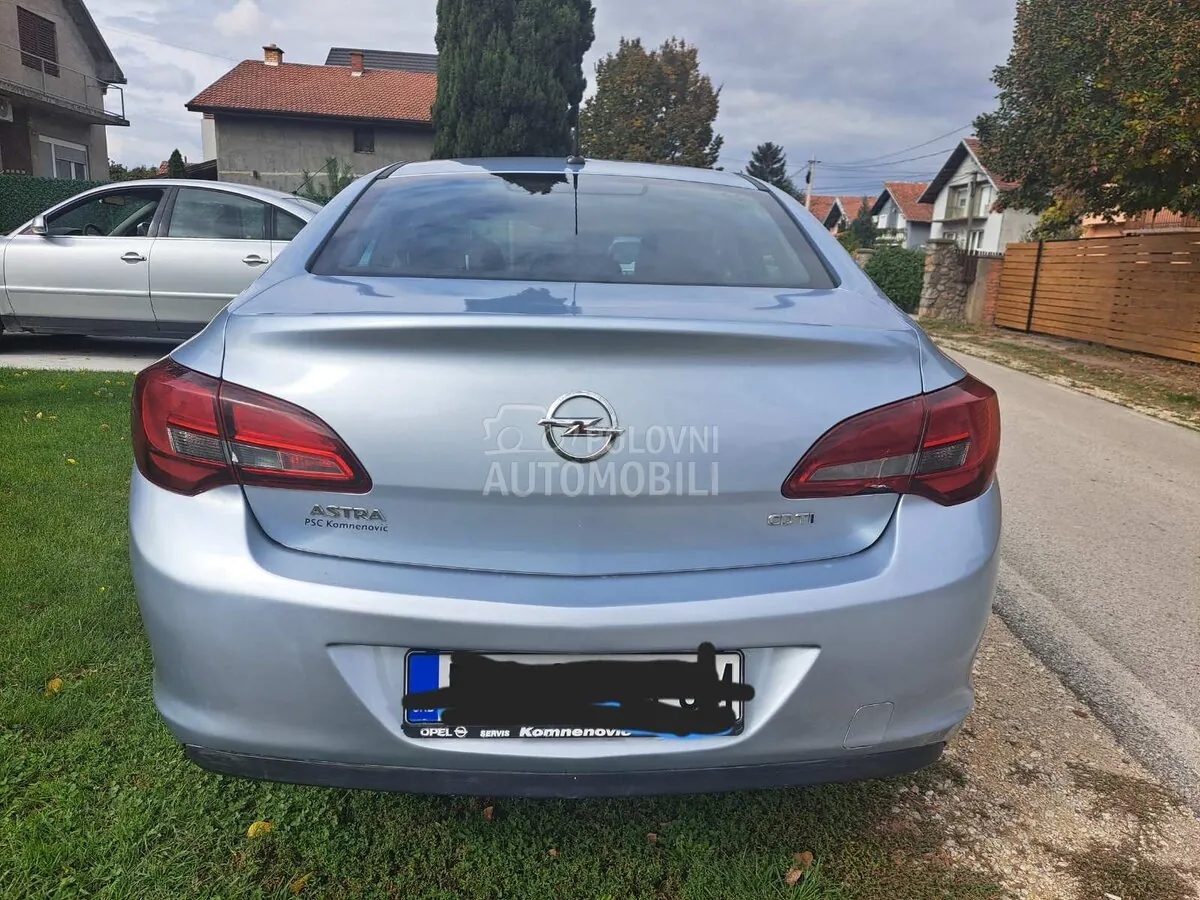 Opel Astra J 2017 photo 3