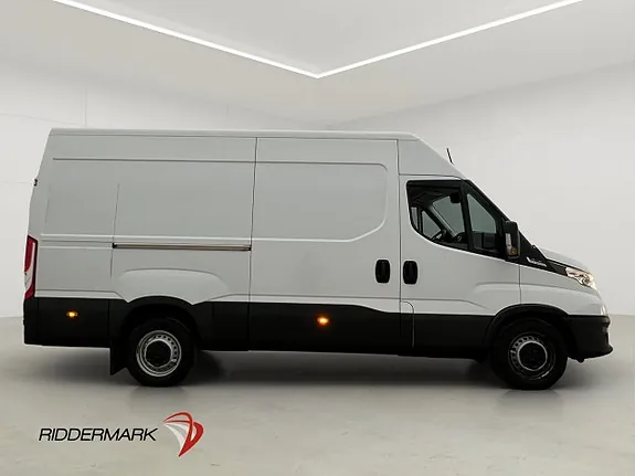 Iveco Daily 2023 photo 2