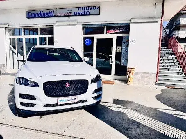 Jaguar F-Pace 2019 photo 2