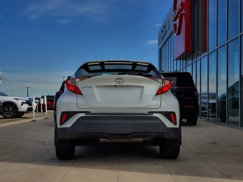 Toyota C-Hr 2018 photo 4