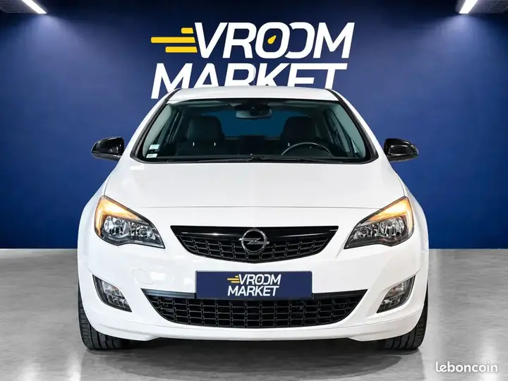 Opel Astra 2011 photo 5