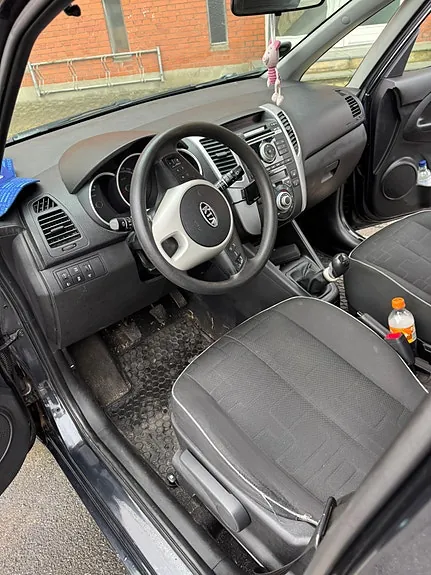 Kia Venga 2011 photo 3