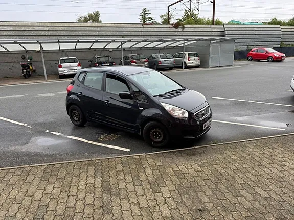 Kia Venga 2011 photo 2