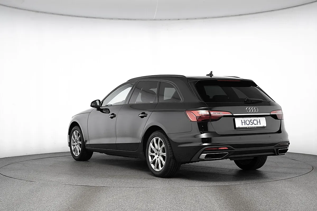 Audi A4 2022 photo 3