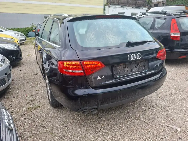 Audi A4 2011 photo 3