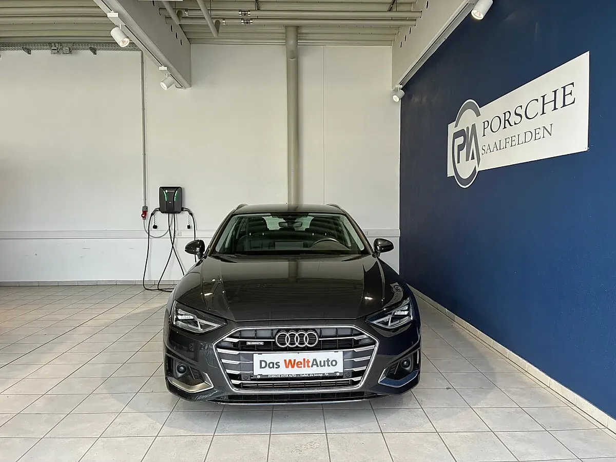 Audi A4 2023 photo 2