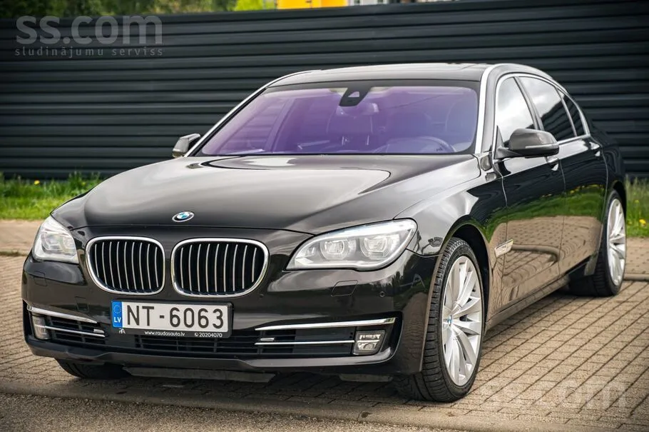 BMW 750