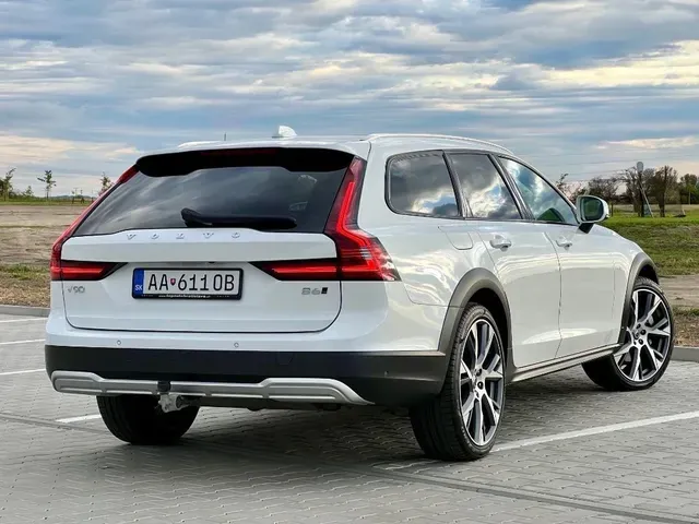 Volvo V90 Cc 2024 photo 2