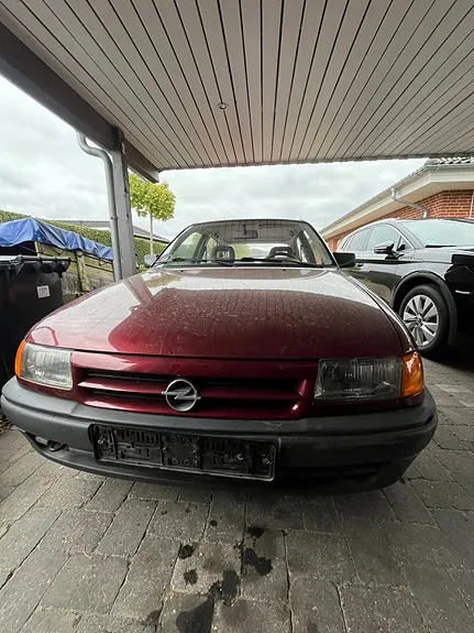 Opel Astra 1992 photo 2