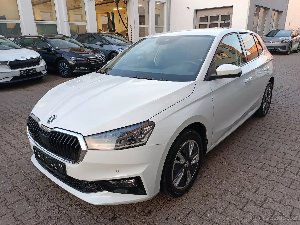 Skoda Fabia 2023 photo 2