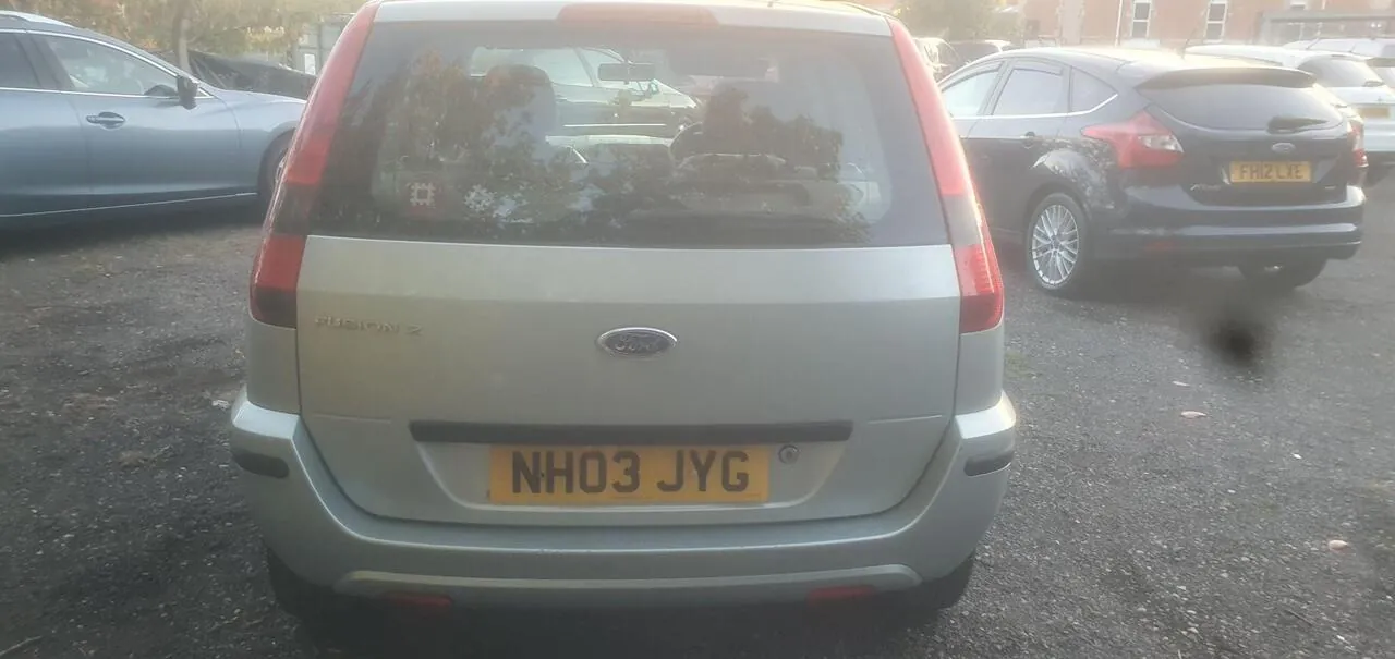 Ford Fusion 2003 photo 4