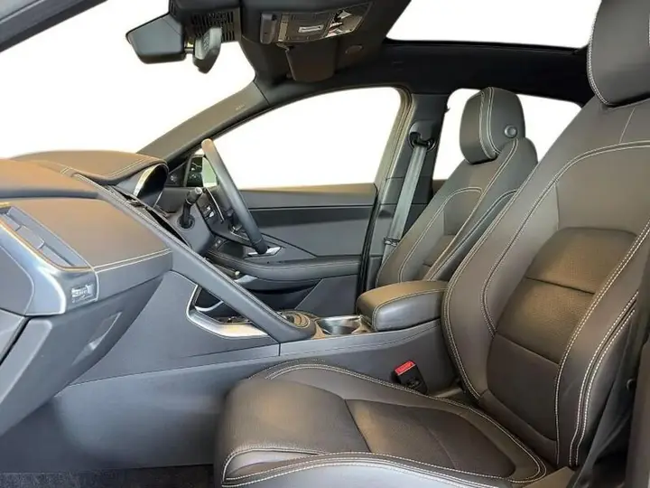 Jaguar E-Pace 2024 photo 4