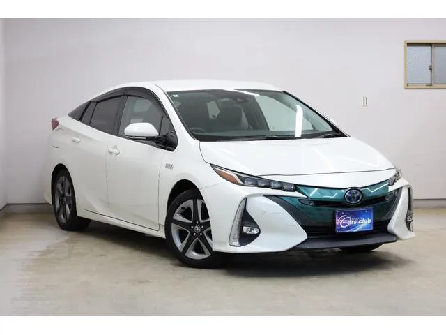 Toyota Prius Phv 2017 photo 2