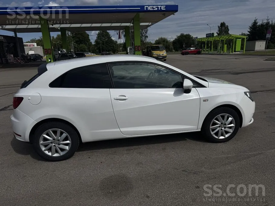 Seat Ibiza 2012 photo 3