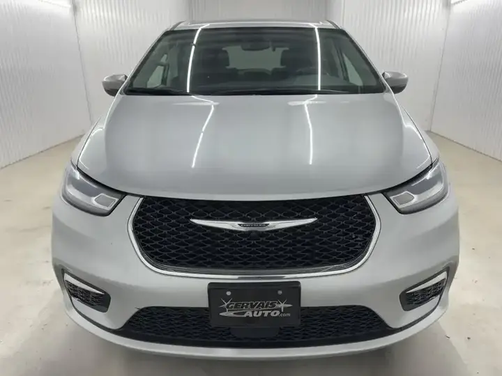 Chrysler Pacifica 2023 photo 2