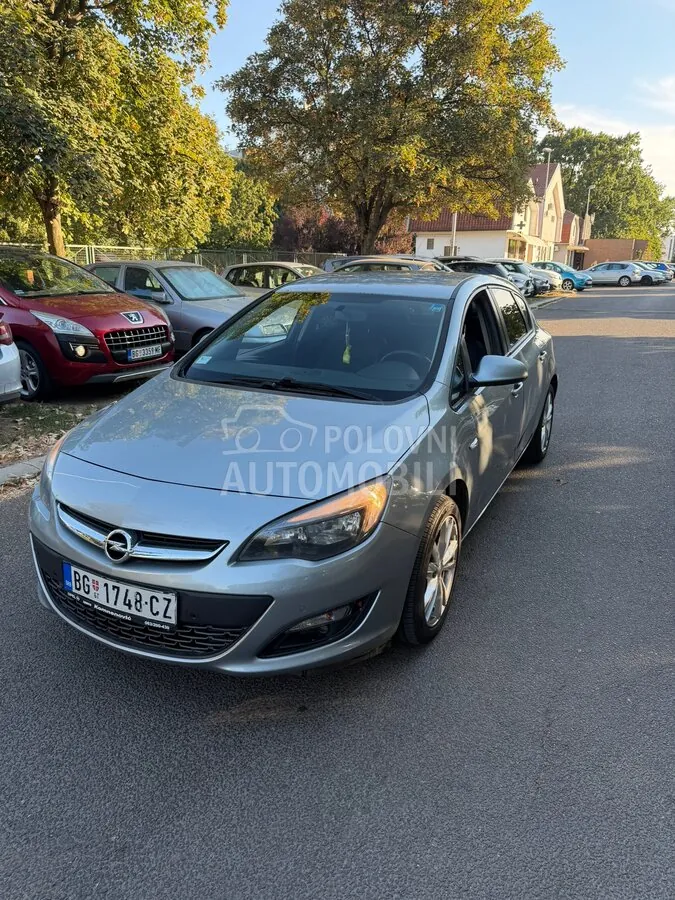 Opel Astra J 2014 photo 5