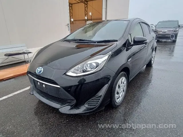 Toyota Aqua 2017 photo 2