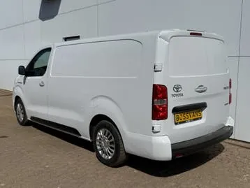 Toyota Proace 2023 photo 2