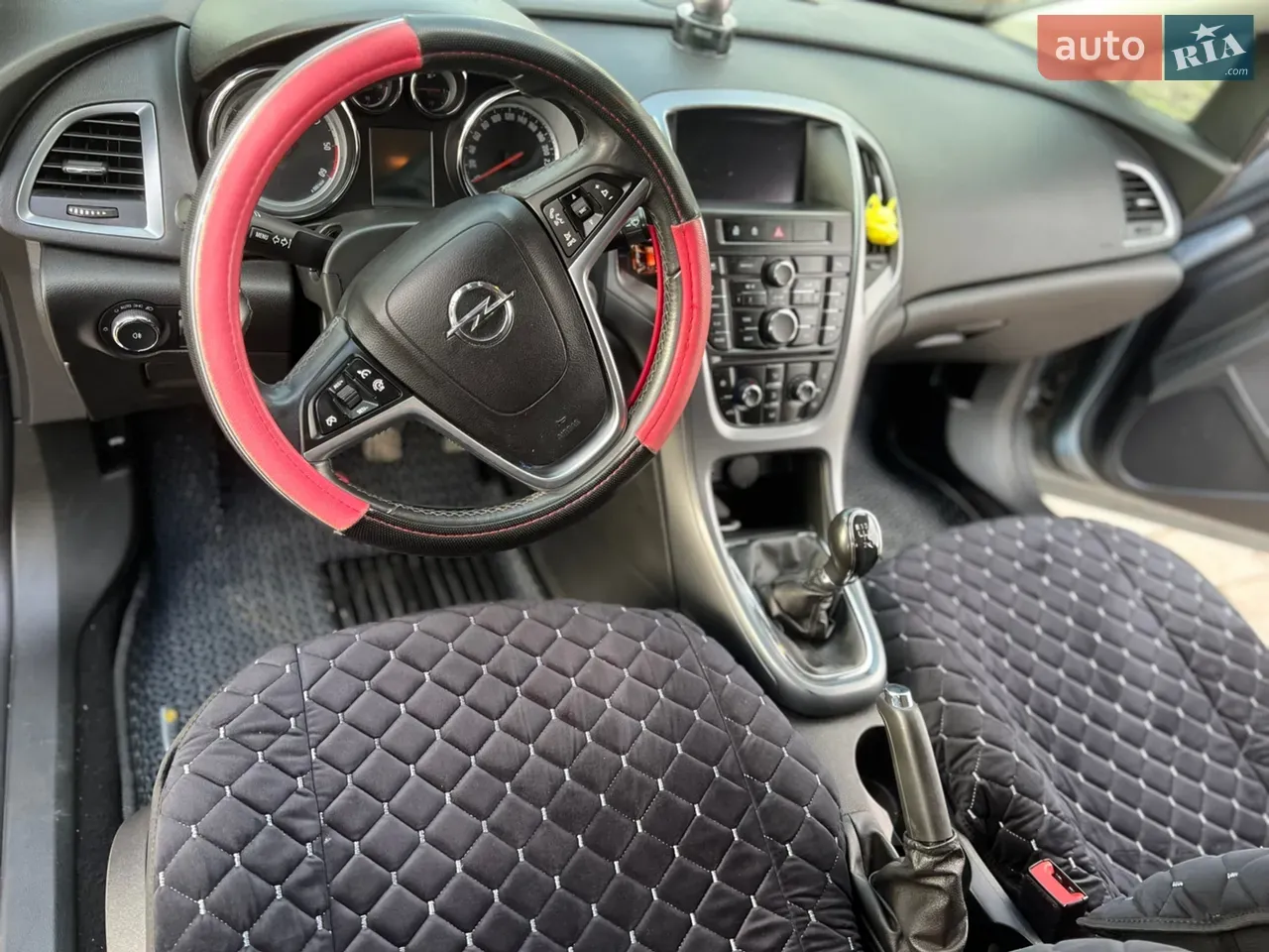 Opel Astra 2013 photo 2