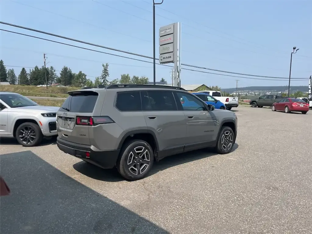 Jeep Cherokee 2026 photo 5