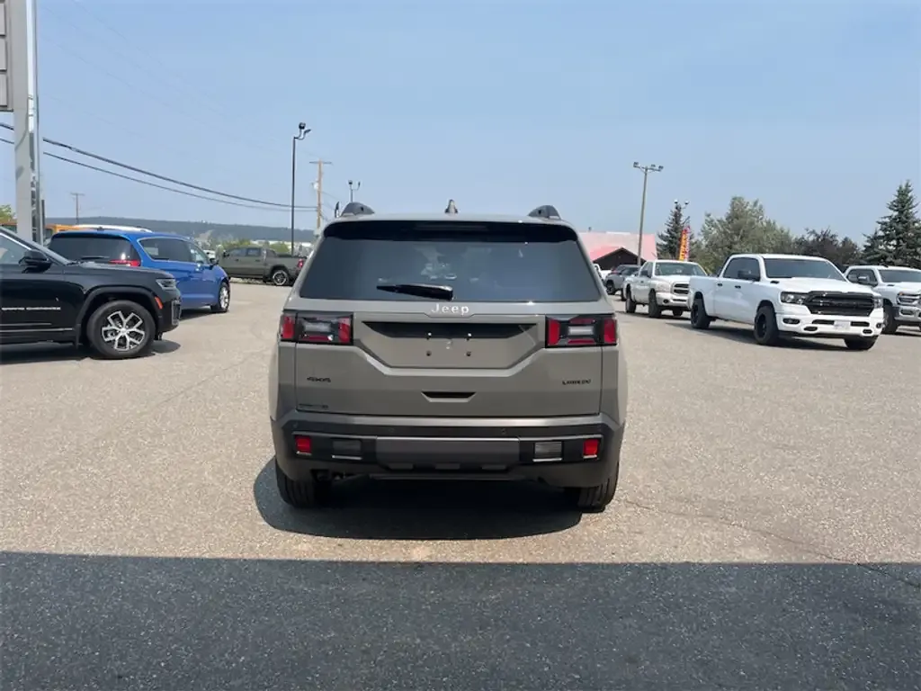 Jeep Cherokee 2026 photo 4