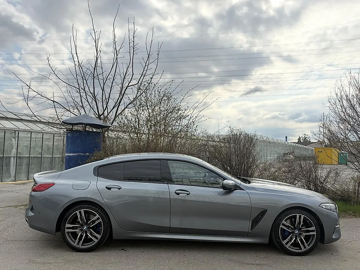 BMW 8 Series 2020 photo 2