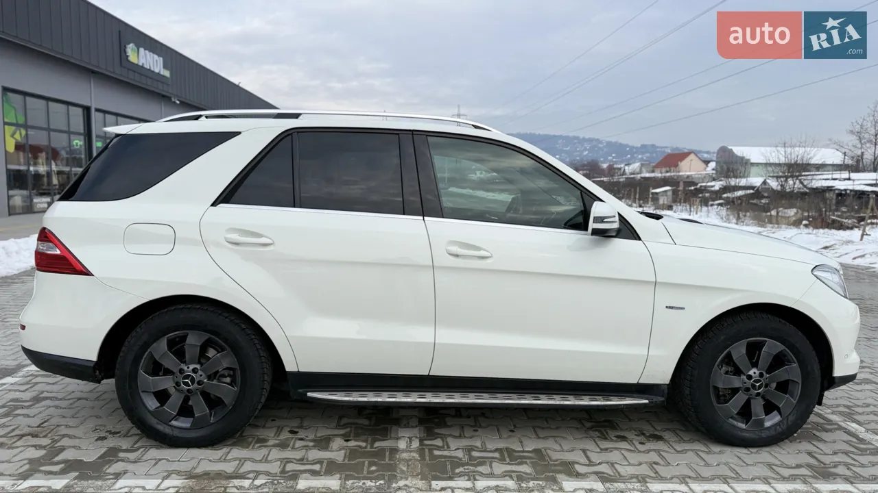 Mercedes-Benz M-Class 2012 photo 5