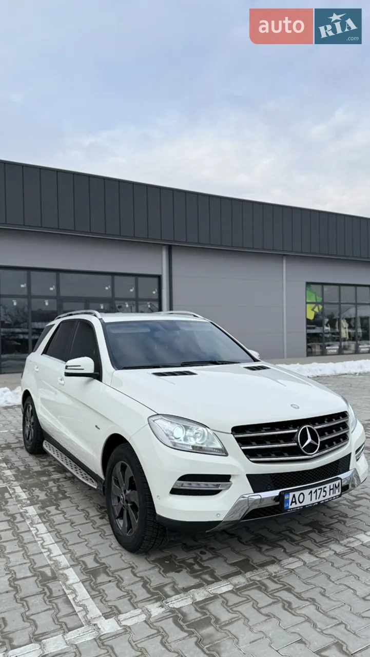Mercedes-Benz M-Class 2012 photo 2
