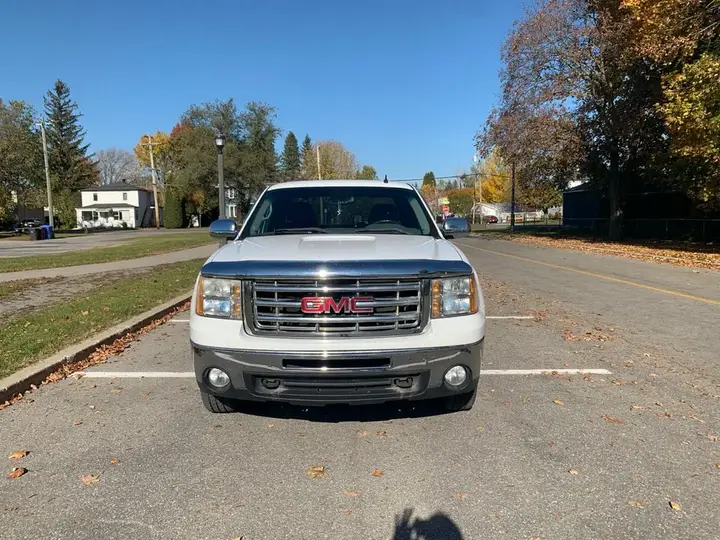 Dodge Ram 1500 2011 photo 2