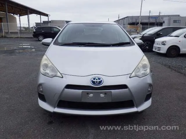 Toyota Aqua 2013 photo 5