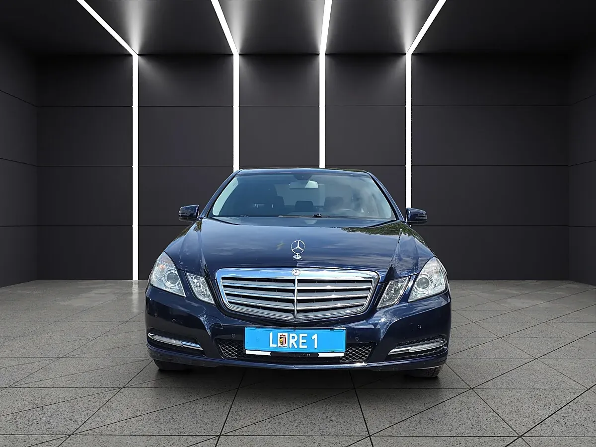 Mercedes-Benz E-Class 2011 photo 2