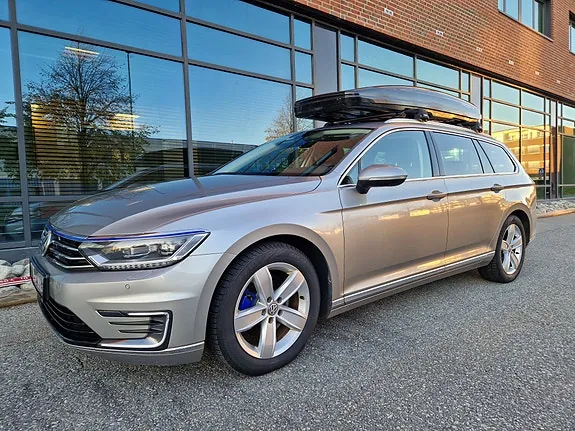 Volkswagen Passat 2017 photo 2