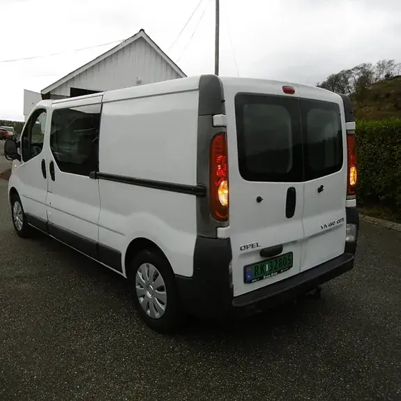 Opel Vivaro 2011 photo 3