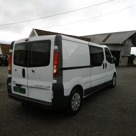 Opel Vivaro 2011 photo 5