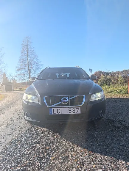 Volvo V70 2011 photo 3