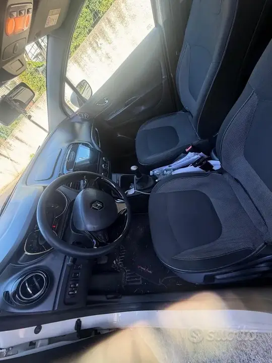 Renault Captur 2014 photo 2