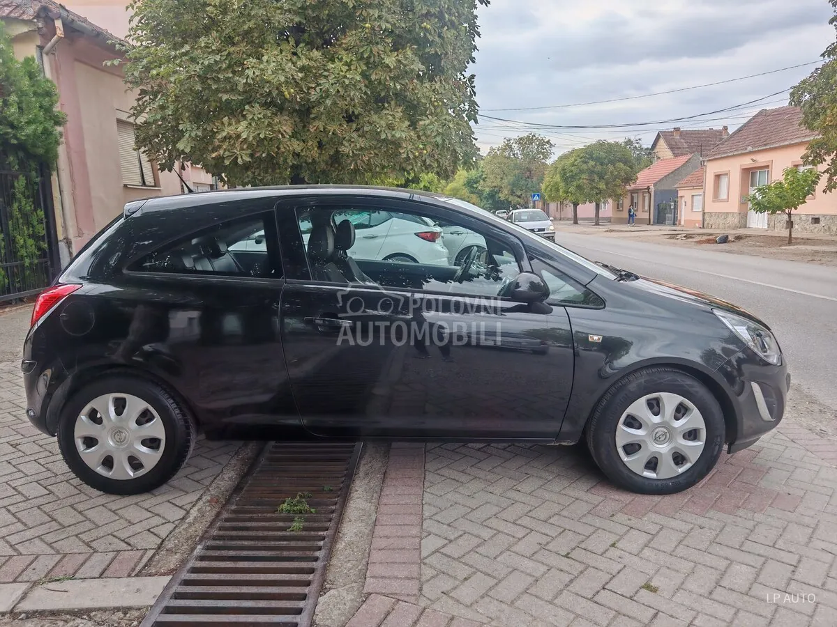 Opel Corsa D 2012 photo 4