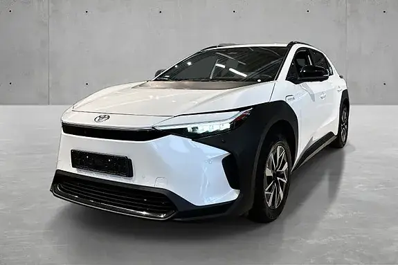 Toyota Bz4X 2023 photo 2