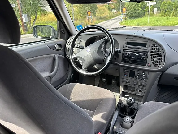 Saab 9-3 2000 photo 3