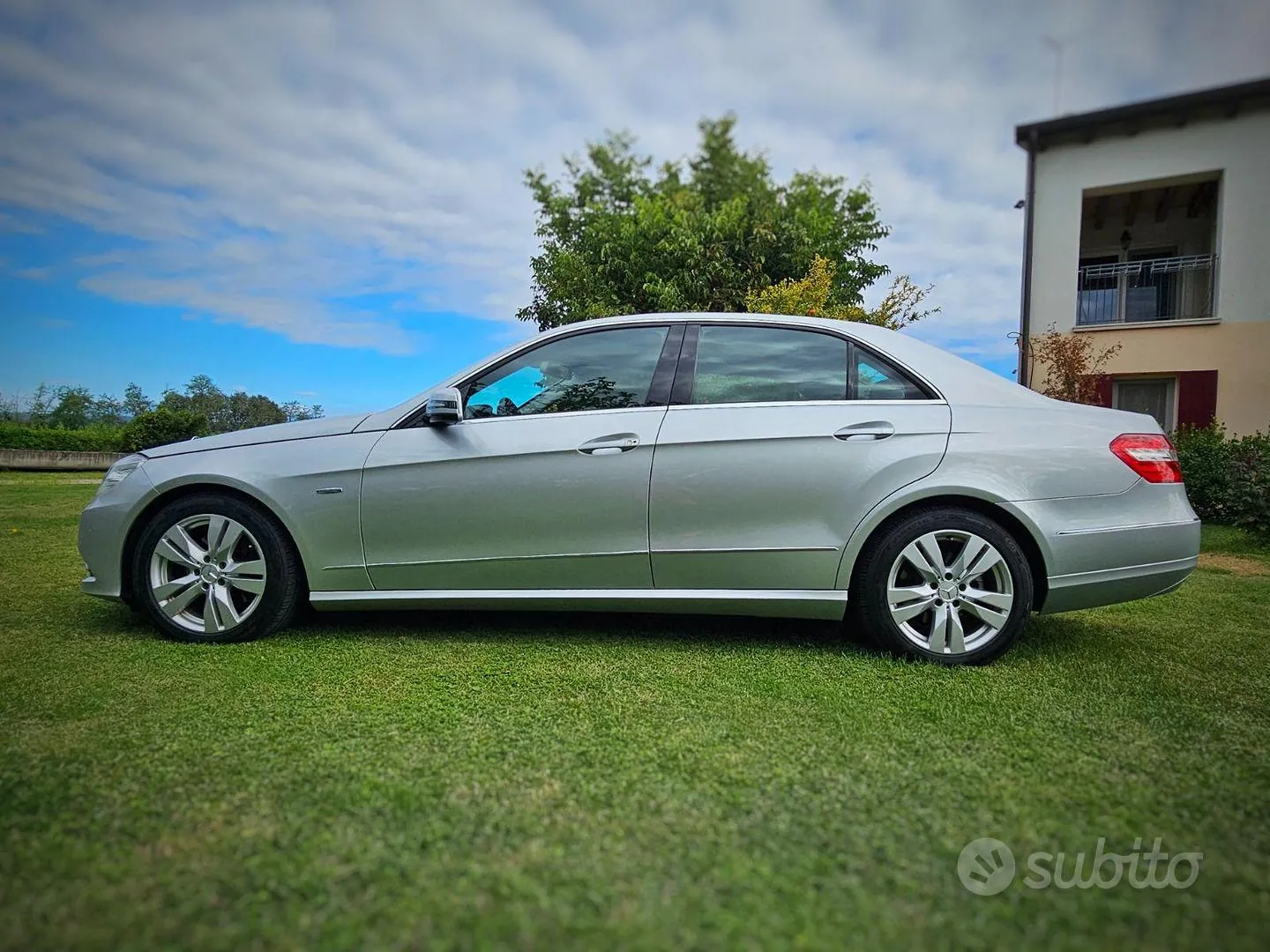 Mercedes-Benz E 2011 photo 2